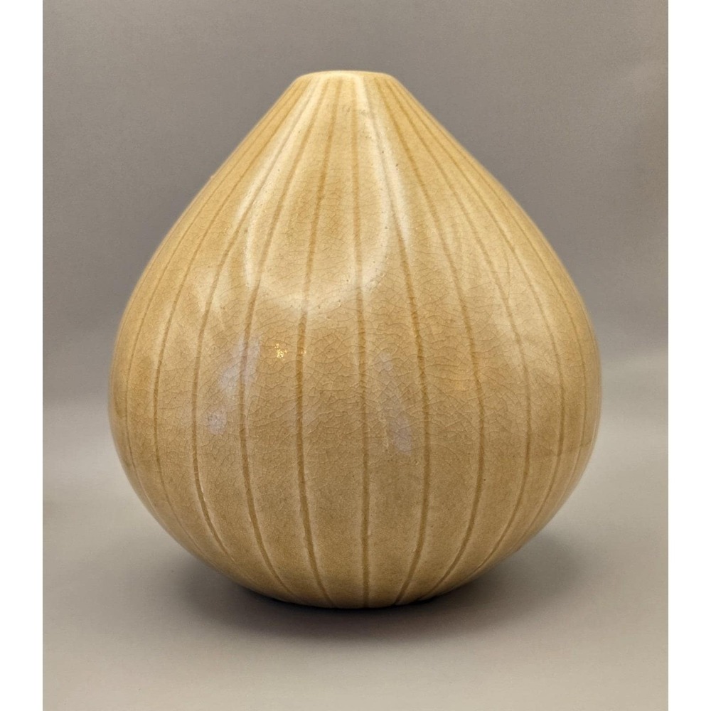Tan Onion Bud Vase Vietnames 1950's Similar To Edward Bockman Designs. (#22)